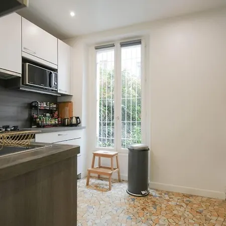 Bohemian 1br In Montmartre Paris